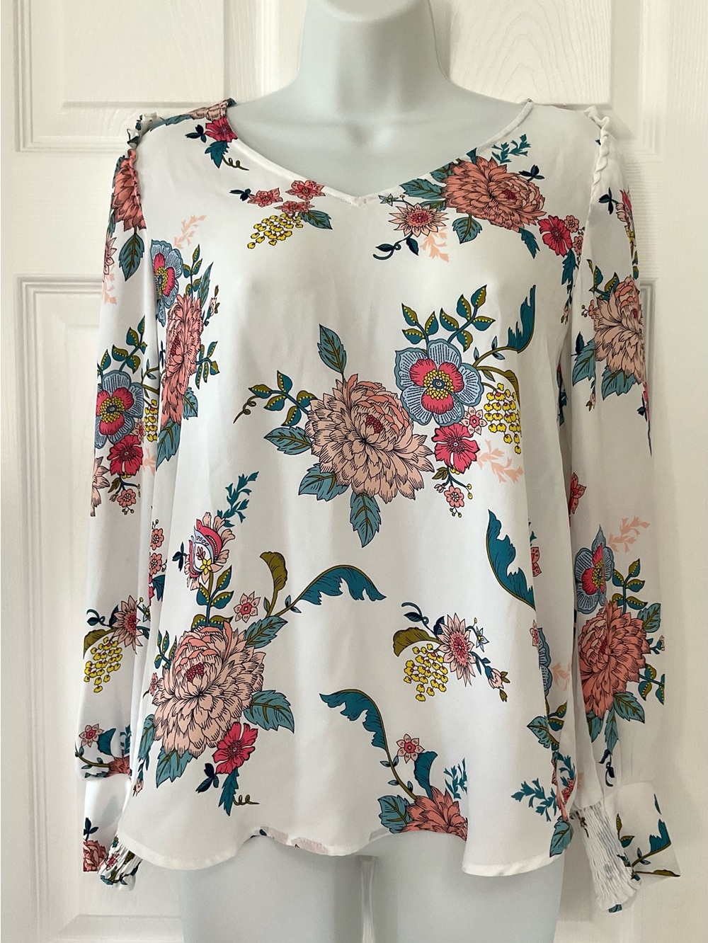 Floral V-Neck Long Sleeve Blouse